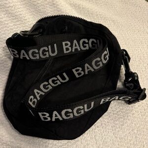 BAGGU Black Sport Crossbody with OG black and white strap